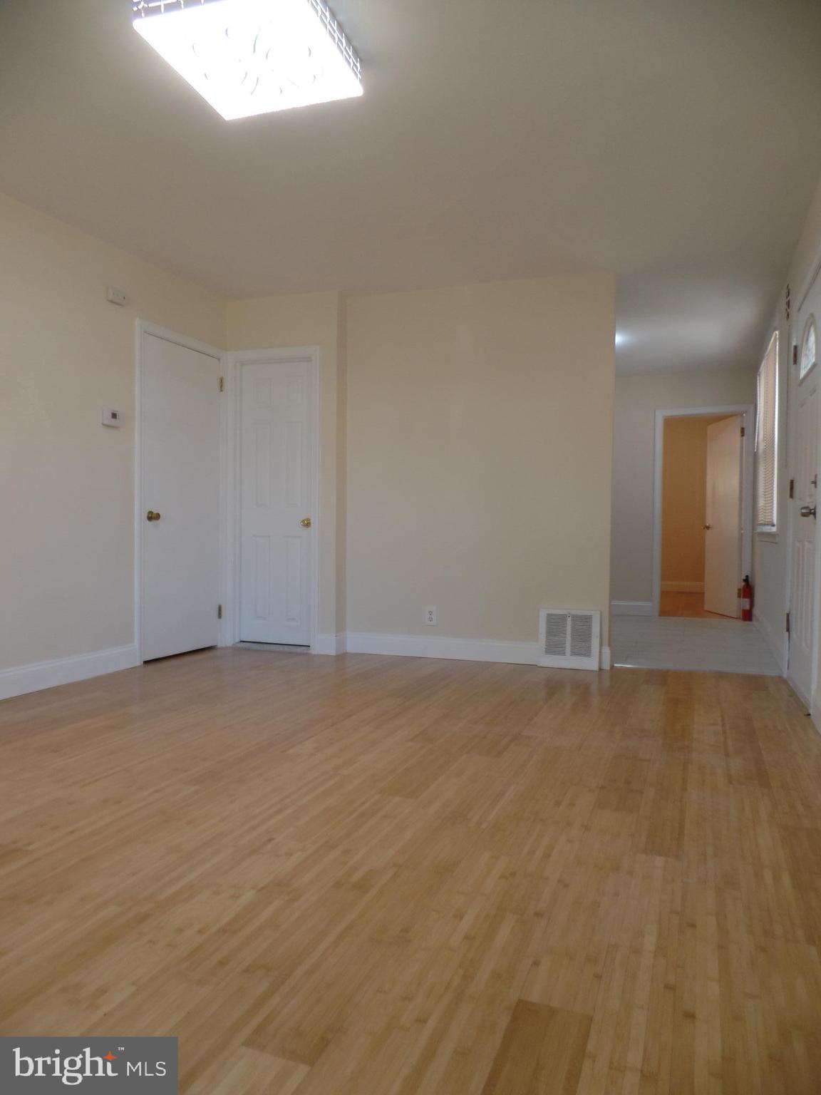 7226 Dungan Road Philadelphia, PA 19111 - Photo 3 of 20