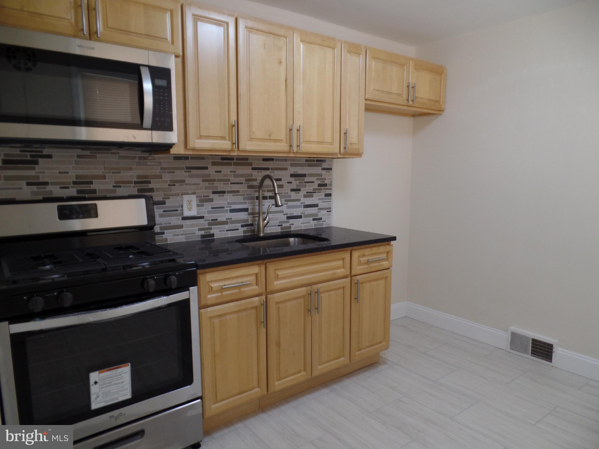 7226 Dungan Road Philadelphia, PA 19111 - Photo 4 of 20