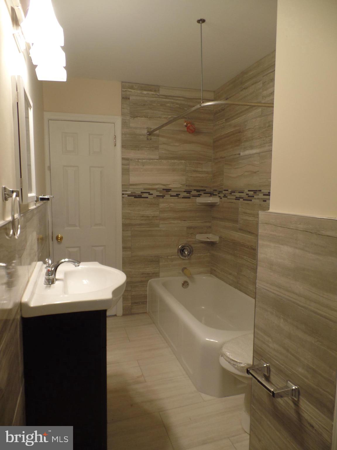 7226 Dungan Road Philadelphia, PA 19111 - Photo 7 of 20