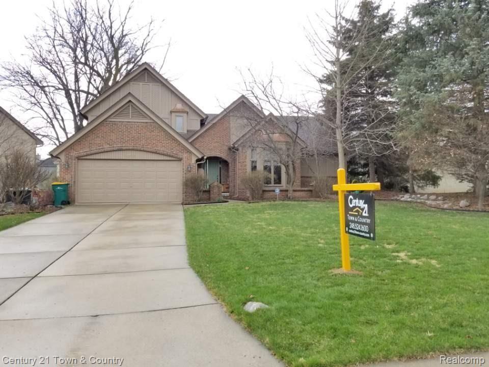 30728 Country Ridge Circle Farmington Hills, MI 48331 - Photo 1 of 13