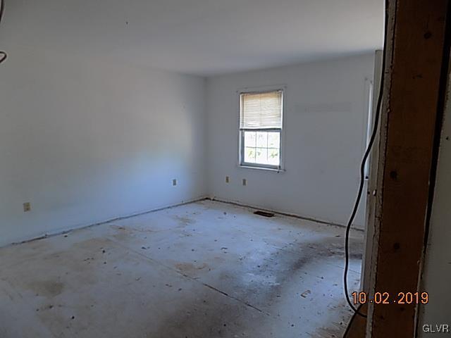 165 Orville Road Wind Gap, PA 18091 - Photo 3 of 27 Gallery Image 3