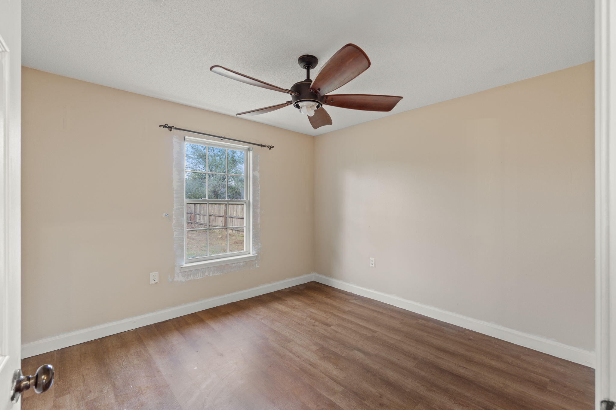 4701 Falcon Way Crestview, FL 32539 - Photo 14 of 36 14-web-or-mls-Final-17