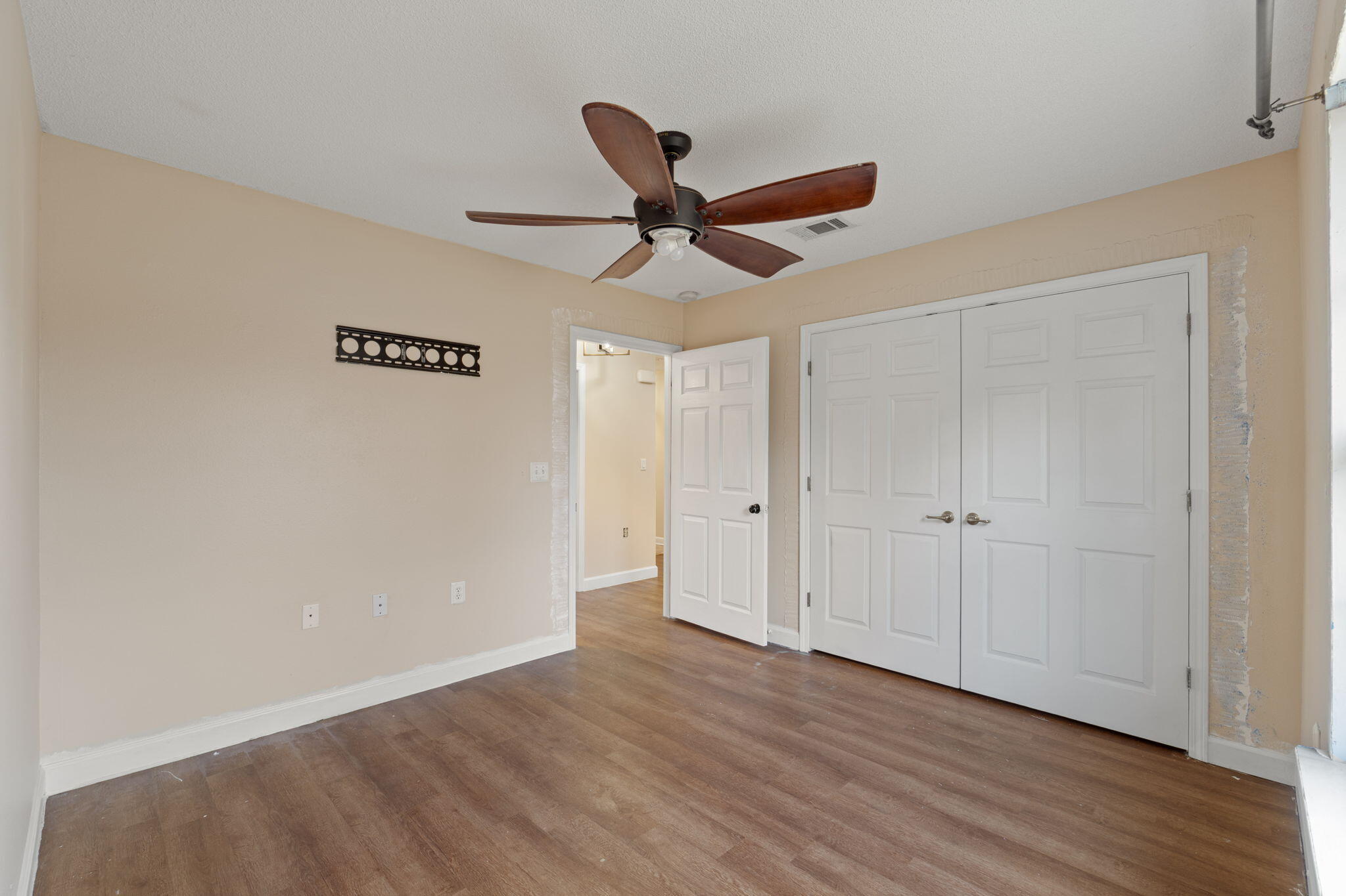 4701 Falcon Way Crestview, FL 32539 - Photo 15 of 36 15-web-or-mls-Final-19
