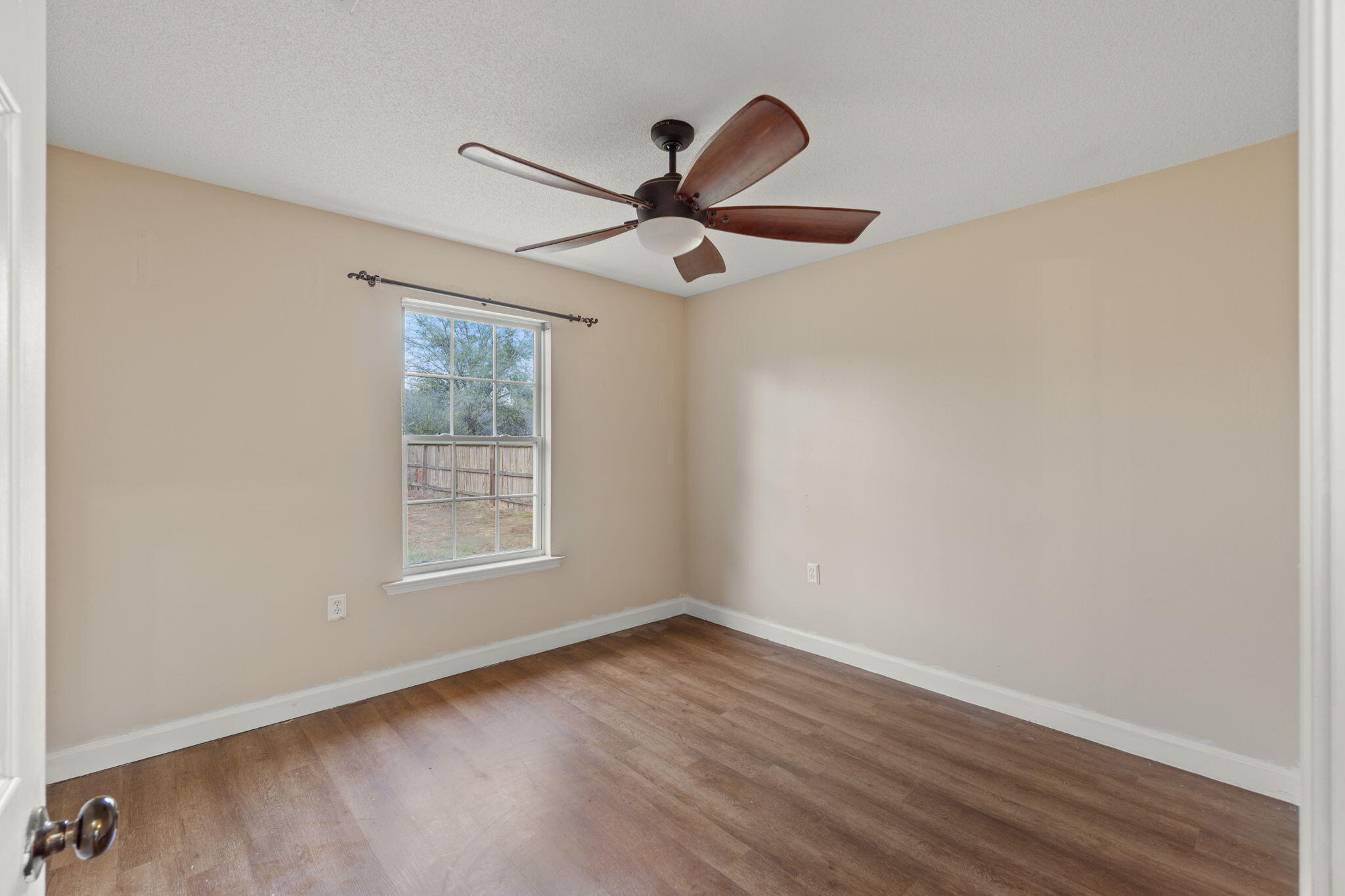 4701 Falcon Way Crestview, FL 32539 - Photo 16 of 36 16-web-or-mls-Final-16