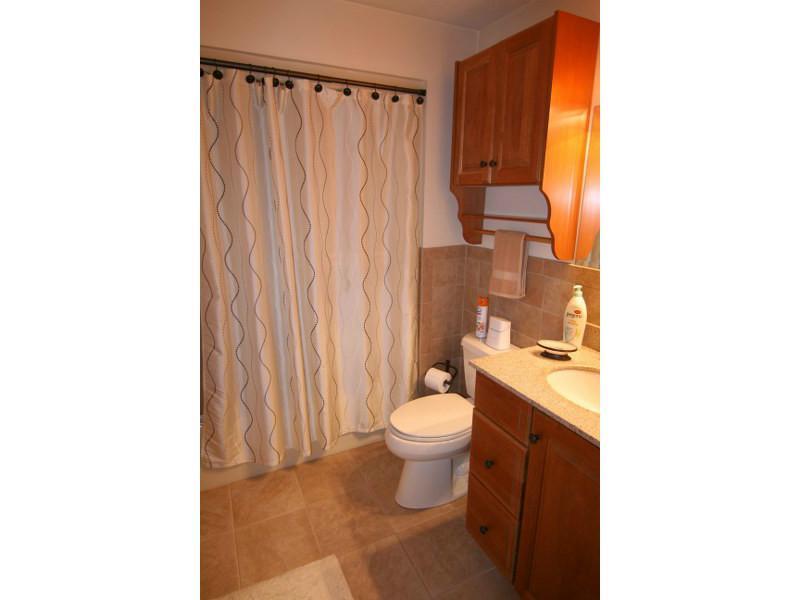 280 Skiway Road, Unit 2E Newry, ME 04261 - Photo 20 of 35 Bathroom.