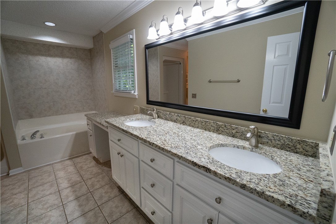 123 Shaftsbury Road Clemson, SC 29631 - Photo 28 of 37 Master bath