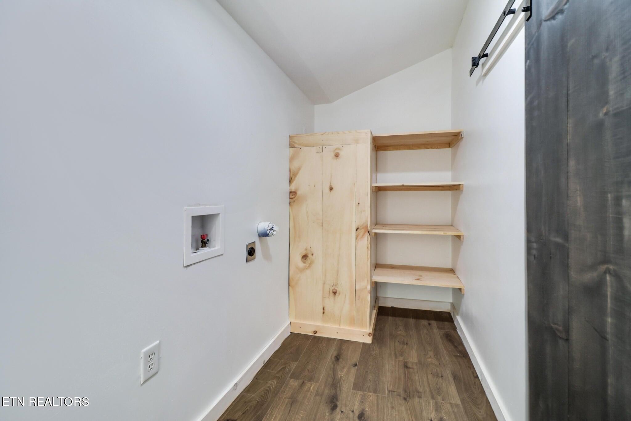 1095 Franklin Road Jamestown, TN 38556 - Photo 21 of 31 a view of a walk in closet