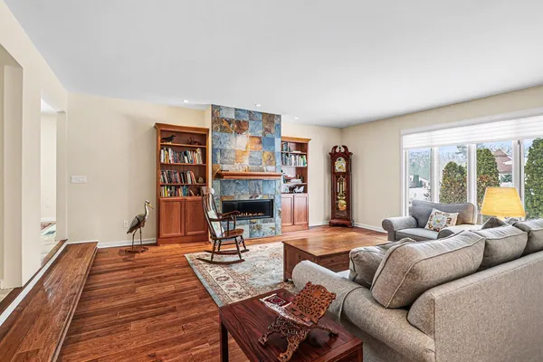 $454,500 | 1134 South Lakeside Drive, Battle Creek, MI 49015
