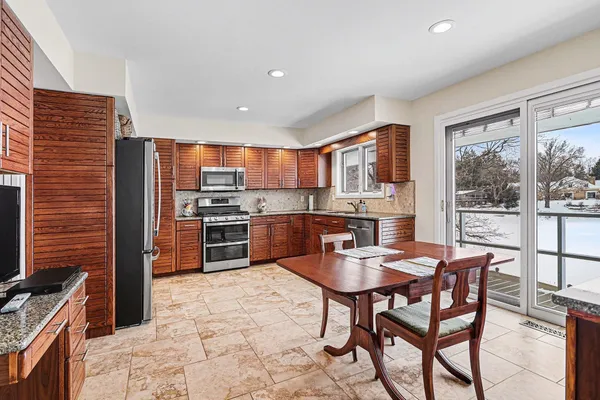 $454,500 | 1134 South Lakeside Drive, Battle Creek, MI 49015