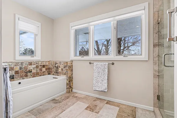 $464,500 | 1134 South Lakeside Drive, Battle Creek, MI 49015