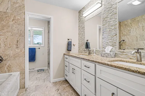 $454,500 | 1134 South Lakeside Drive, Battle Creek, MI 49015