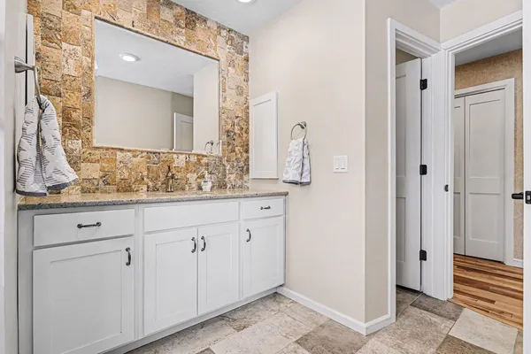 $464,500 | 1134 South Lakeside Drive, Battle Creek, MI 49015