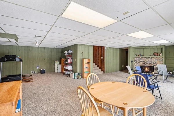 $464,500 | 1134 South Lakeside Drive, Battle Creek, MI 49015