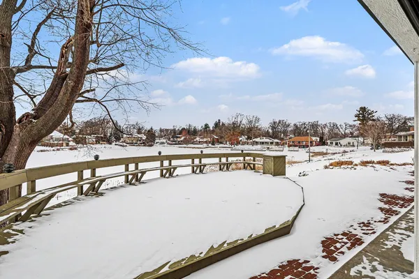 $464,500 | 1134 South Lakeside Drive, Battle Creek, MI 49015
