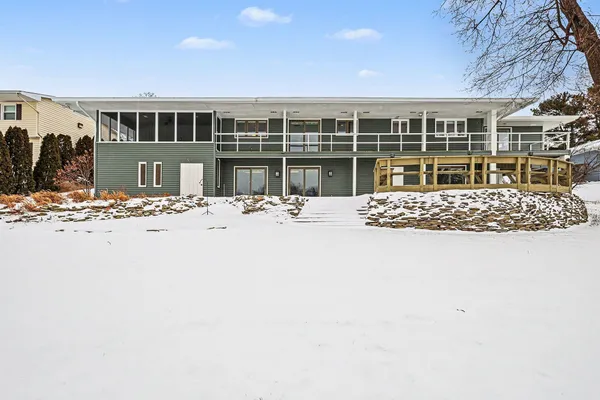 $464,500 | 1134 South Lakeside Drive, Battle Creek, MI 49015