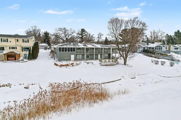 $464,500 | 1134 South Lakeside Drive, Battle Creek, MI 49015