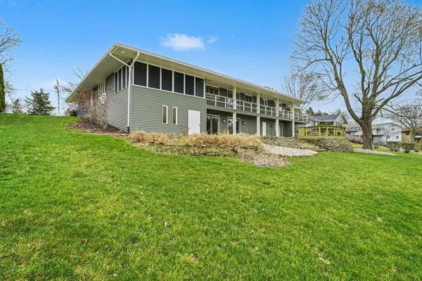 $454,500 | 1134 South Lakeside Drive, Battle Creek, MI 49015