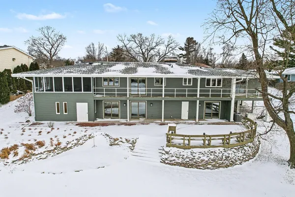 $464,500 | 1134 South Lakeside Drive, Battle Creek, MI 49015