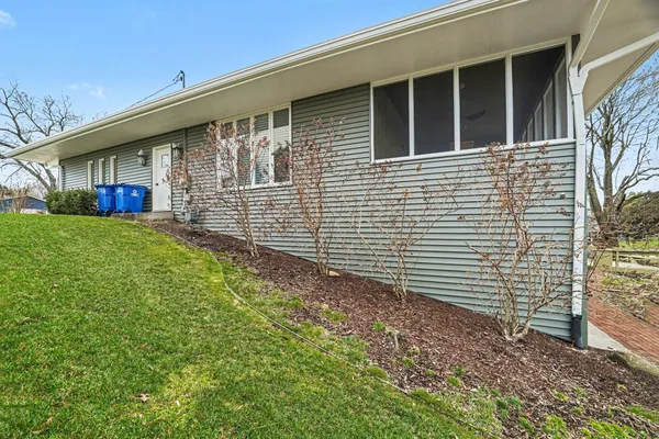 $454,500 | 1134 South Lakeside Drive, Battle Creek, MI 49015
