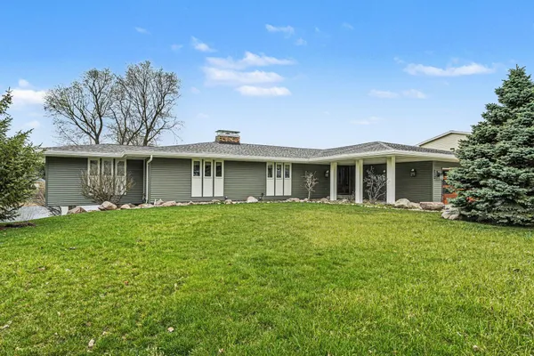 $454,500 | 1134 South Lakeside Drive, Battle Creek, MI 49015
