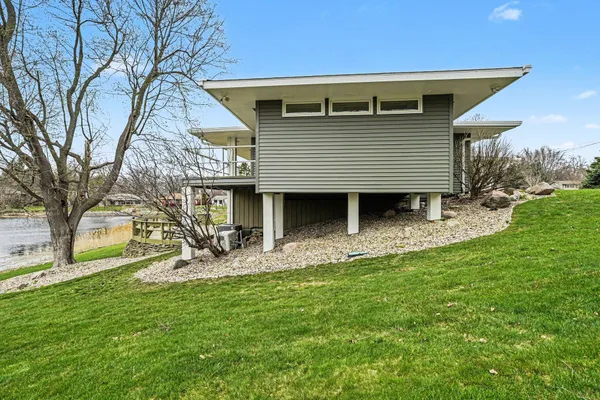 $454,500 | 1134 South Lakeside Drive, Battle Creek, MI 49015