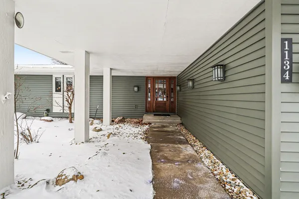 $464,500 | 1134 South Lakeside Drive, Battle Creek, MI 49015