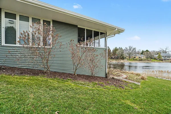 $454,500 | 1134 South Lakeside Drive, Battle Creek, MI 49015