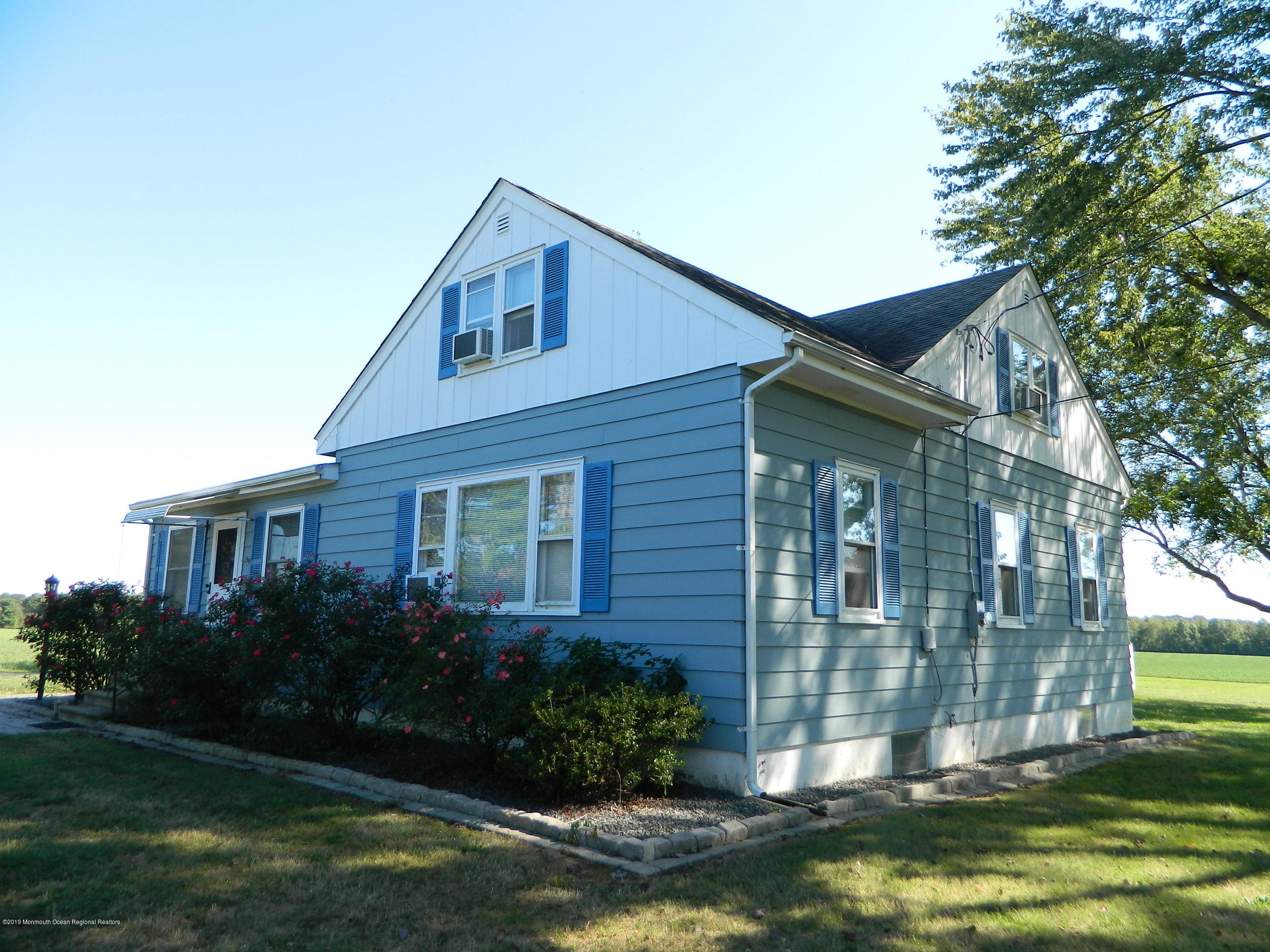 817 Rte 524 Allentown, NJ 08501 - Photo 2 of 27 2019-09-15 15.49.22