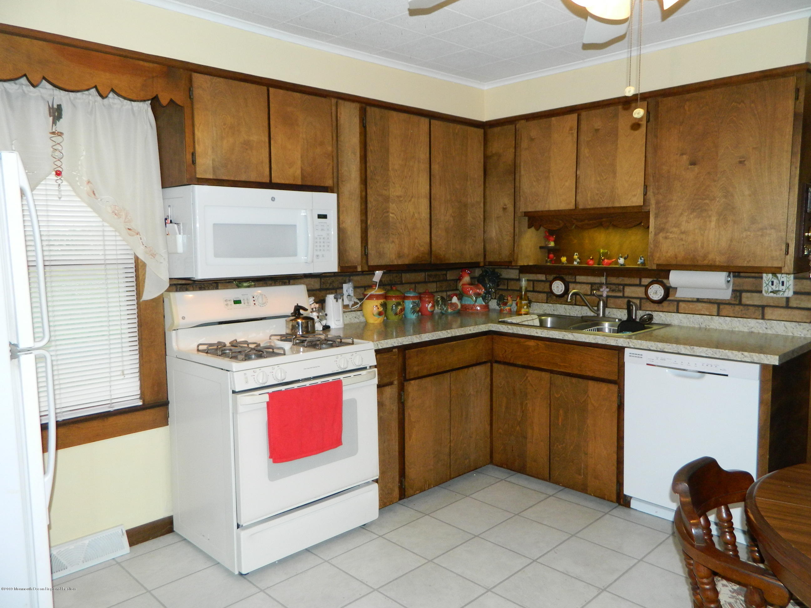 817 Rte 524 Allentown, NJ 08501 - Photo 10 of 27 2019-09-09 18.04.43