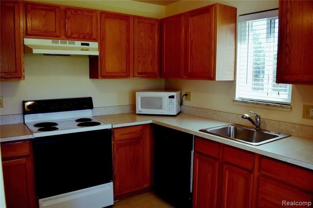 29516 Hoover Road, Unit 69 Warren, MI 48093 - Photo 25 of 34