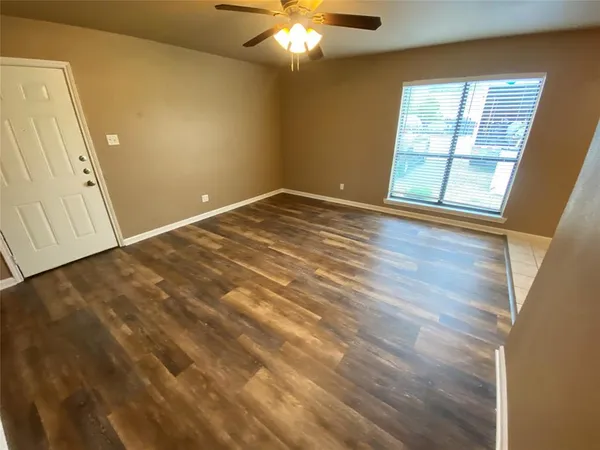 $1,050 | 241 North Sherman Street, Unit A, Palmer, TX 75152