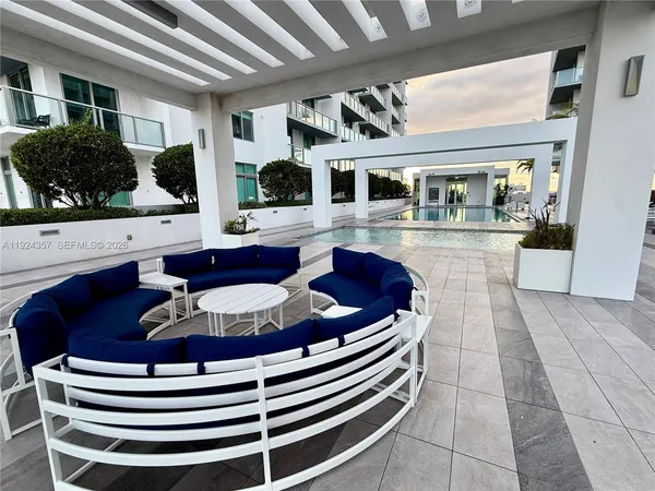 $580,000 | 3900 Biscayne Boulevard, Unit N813, Miami, FL 33137