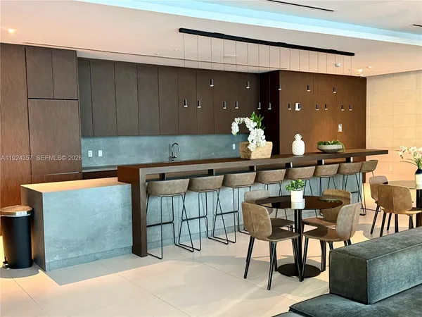 $580,000 | 3900 Biscayne Boulevard, Unit N813, Miami, FL 33137