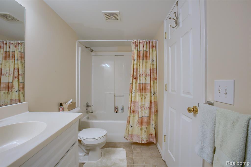 1655 Riverside Drive, Unit 7 Rochester Hills, MI 48309 - Photo 19 of 23