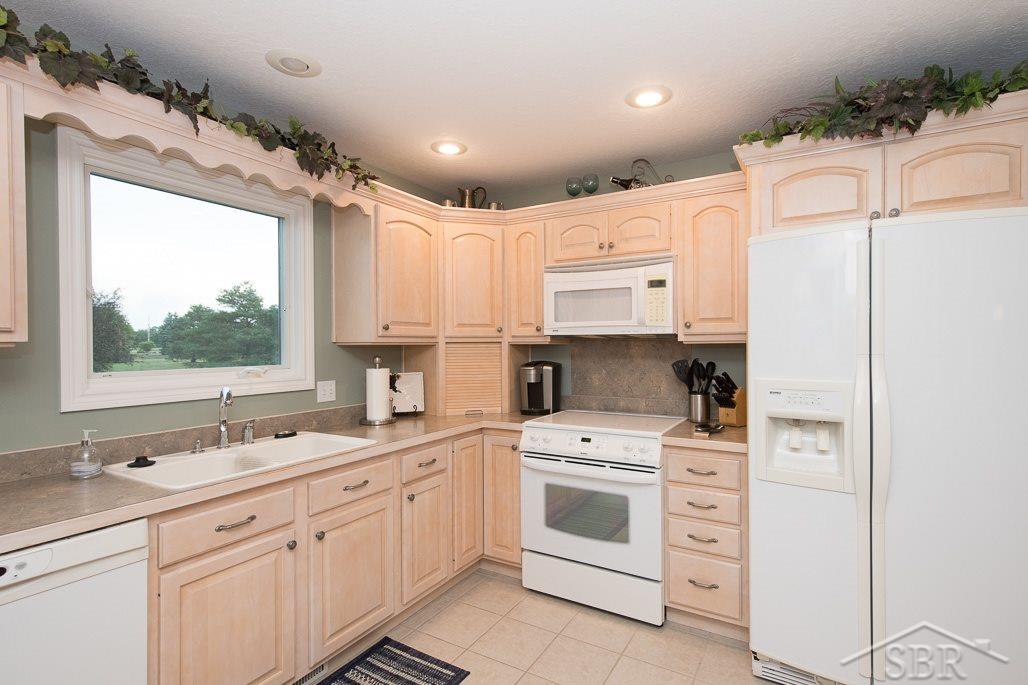 4305 Hackett Road Saginaw, MI 48603 - Photo 6 of 33 31391841-5.JPG