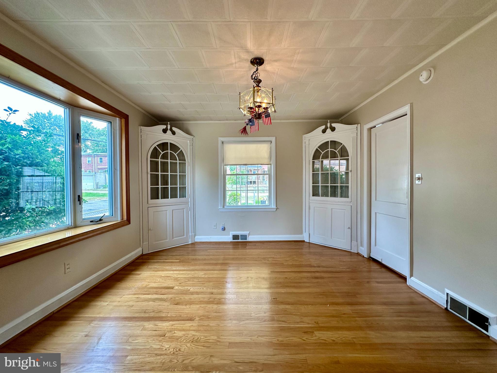 1720 Edgewood Road Towson, MD 21286 - Photo 16 of 50 DR with abundant natural light from bay window
