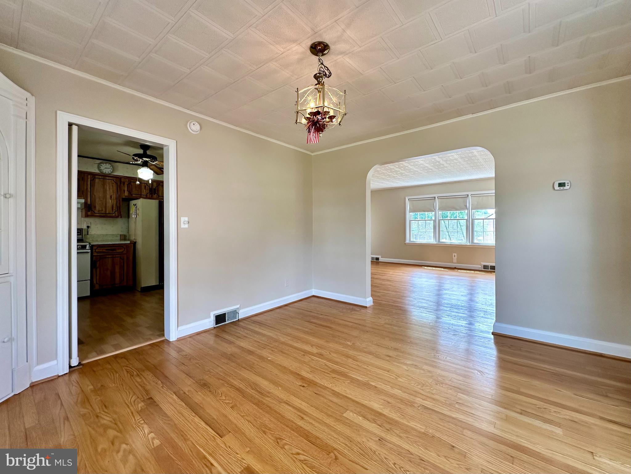 1720 Edgewood Road Towson, MD 21286 - Photo 21 of 50 Gorgeous hardwood floors, kitchen entry