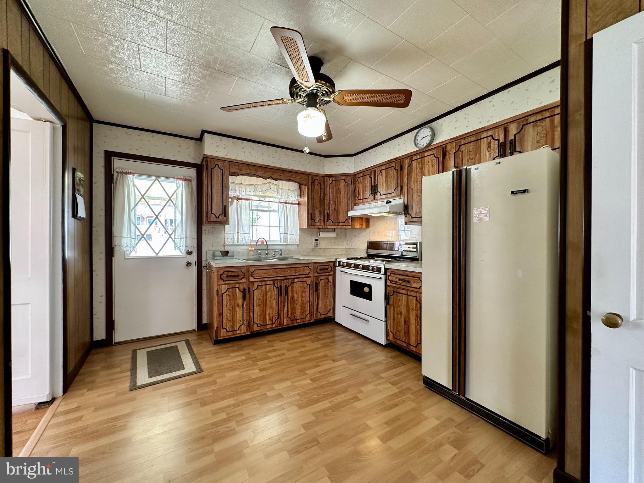1720 Edgewood Road Towson, MD 21286 - Photo 22 of 50 Eat-in kitchen