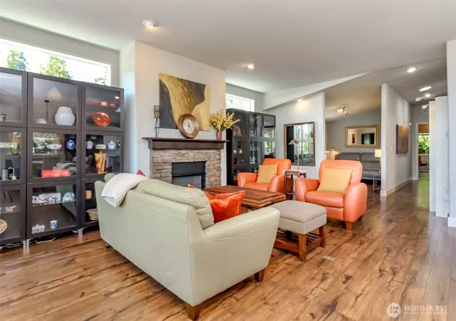 $400,000 | 2101 South 324th Street, Unit 11, Federal Way, WA 98003