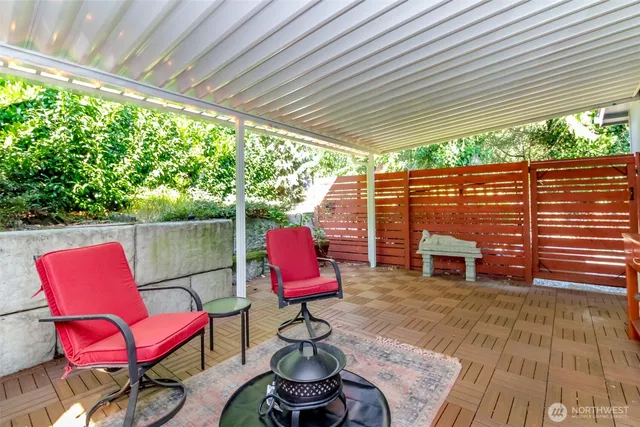 $400,000 | 2101 South 324th Street, Unit 11, Federal Way, WA 98003