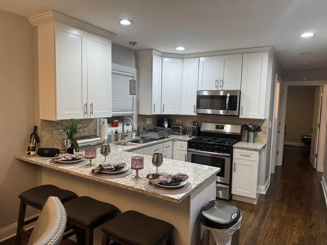 $3,000 | 1216 West 95th Place, Chicago, IL 60643