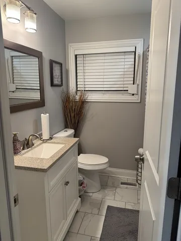 $3,000 | 1216 West 95th Place, Chicago, IL 60643