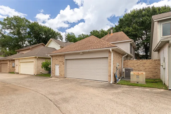 $279,000 | 6625 Tournament Drive, Houston, TX 77069