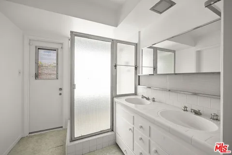 $2,250,000 | 259 Quadro Vecchio Drive, Pacific Palisades, CA 90272