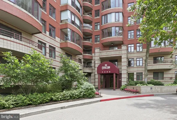 $500,000 | 2400 Clarendon Boulevard, Unit 815, Arlington, VA 22201