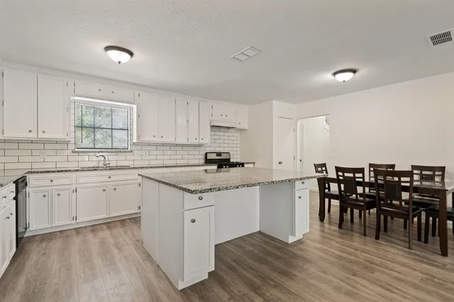 $3,200 | 3550 Mirror Court, Spring, TX 77388