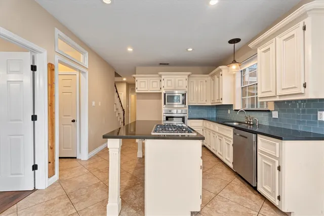 $975,000 | 27118 Holly Lord, Magnolia, TX 77355