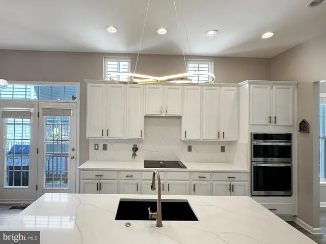 $749,900 | 17571 Lethridge Circle, Round Hill, VA 20141