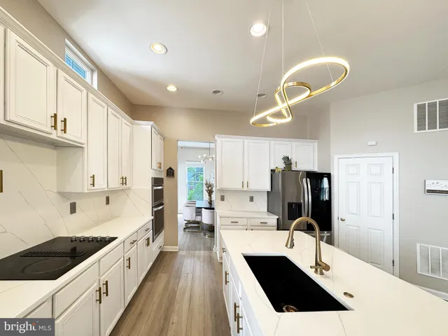 $749,900 | 17571 Lethridge Circle, Round Hill, VA 20141