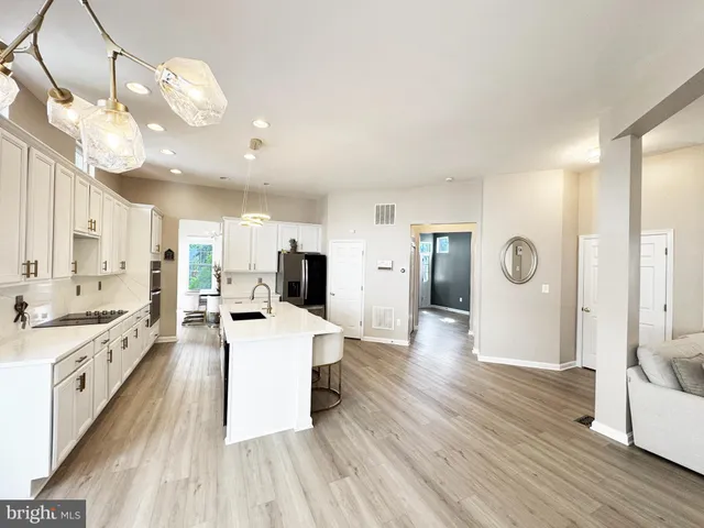 $749,900 | 17571 Lethridge Circle, Round Hill, VA 20141